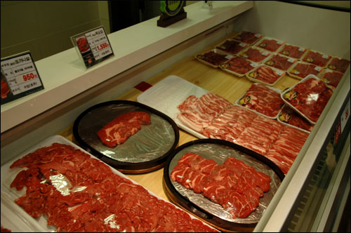 시중 할인마트의 미국산 쇠고기 판매장 모습.